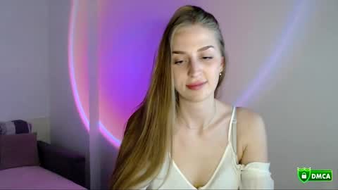The Flower Power Models online show from November 12, 2025, 2:39 pm