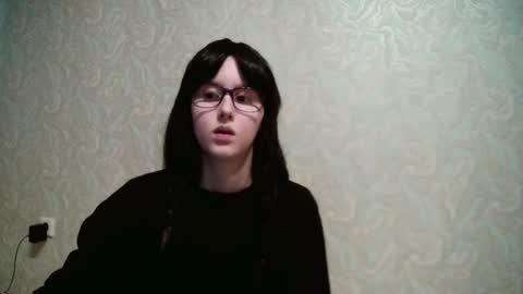 JennyOlset online show from September 20, 2025, 8:48 am