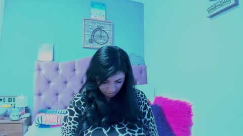 Snapshot of jennywatts_ chatting on February 25, 2025, 12:36 am Jenny online show from February 25, 2025, 12:36 am