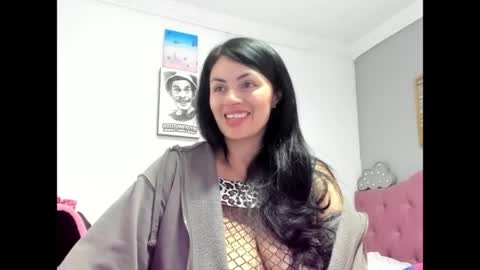 Snapshot of jennywatts_ chatting on May 5, 2026, 10:40 pm Jenny online show from May 5, 2026, 10:40 pm