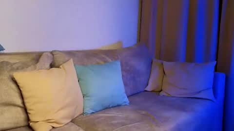 Kate online show from October 6, 2025, 2:58 pm