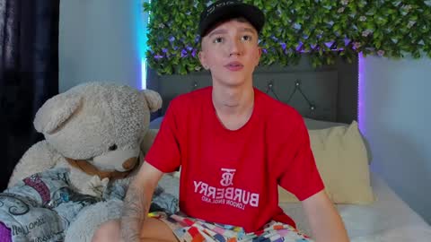 jero independent model online show from December 2, 2024, 7:05 pm