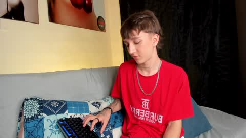 jero independent model online show from January 17, 2025, 8:24 am