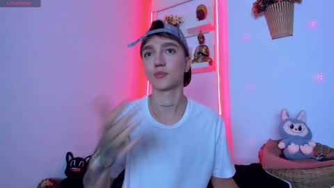 jero independent model online show from October 29, 2025, 4:59 am