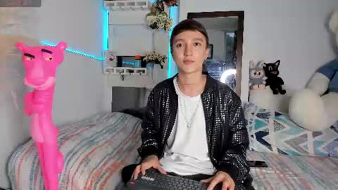 jero independent model online show from June 19, 2026, 11:08 pm