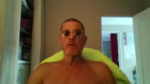 jerflor online show from September 19, 2025, 4:18 pm