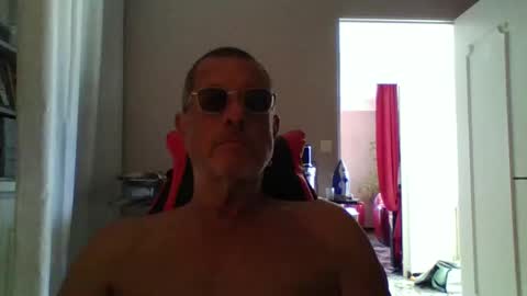 jerflor online show from October 8, 2025, 12:58 pm