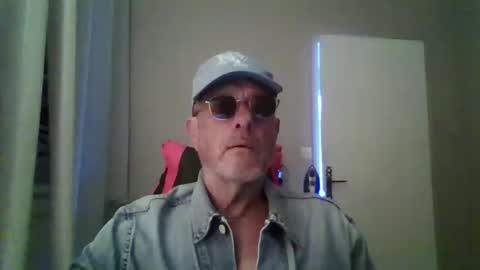 jerflor online show from November 19, 2025, 2:50 pm