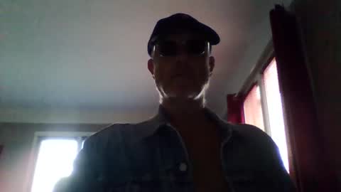 jerflor online show from December 2, 2025, 2:34 pm