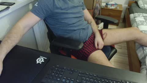 Snapshot of jerklove1006 chatting on December 15, 2024, 6:26 pm Boy likes daddies online show from December 15, 2024, 6:26 pm