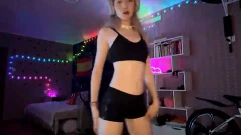 jerrienyhan online show from November 20, 2025, 2:39 pm