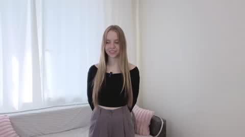 Shy Sydney online show from June 25, 2026, 8:08 am