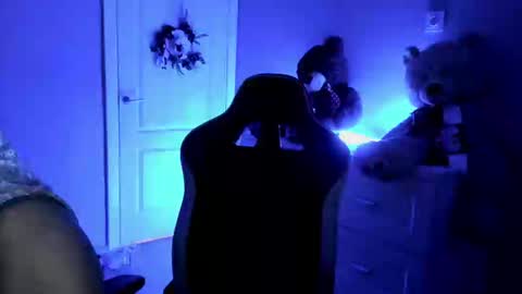 jess1ca_rabb1t online show from December 6, 2024, 12:16 pm