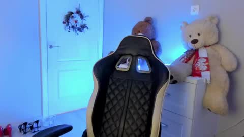 jess1ca_rabb1t online show from December 6, 2024, 3:33 pm