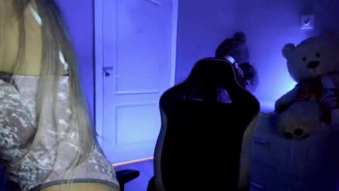 jess1ca_rabb1t online show from December 15, 2024, 11:34 am