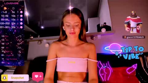 Jess online show from February 6, 2025, 10:32 pm