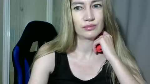 JessFox1 online show from December 14, 2024, 10:07 pm