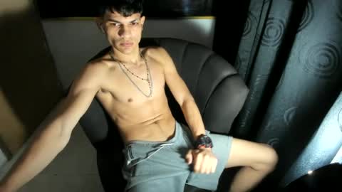 Snapshot of jesshot_bigcock chatting on June 19, 2026, 7:56 am jesshot_bigcock online show from June 19, 2026, 7:56 am