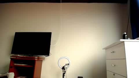 Yessik Rodriguez online show from March 4, 2026, 4:13 pm