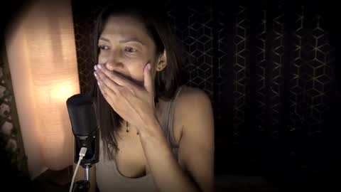 Jessica Gomez online show from April 5, 2026, 3:36 am