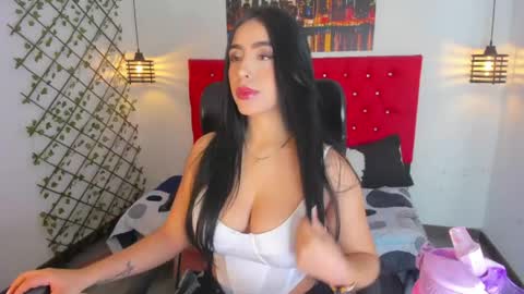 Snapshot of jessica_bellini chatting on May 3, 2026, 4:51 am Jessica online show from May 3, 2026, 4:51 am