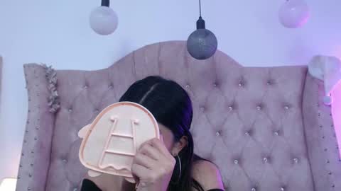 Jessica  online show from April 21, 2026, 3:02 am