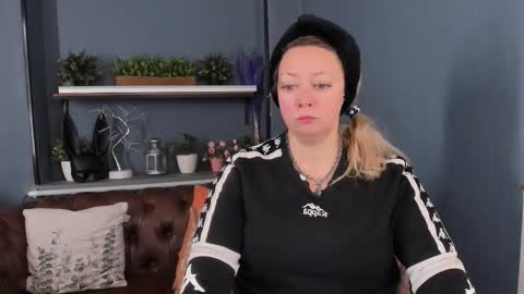 Jessica online show from October 4, 2025, 11:08 am