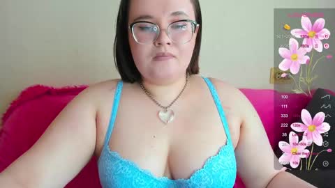 Natalia online show from April 18, 2026, 7:01 am