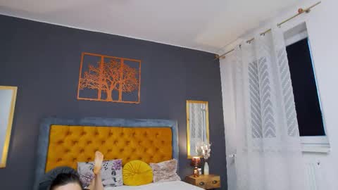 Jessica White online show from September 22, 2025, 4:03 am