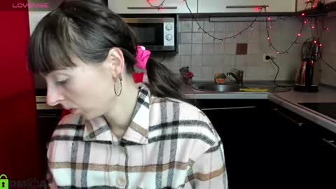 jessicaforris online show from March 4, 2025, 7:41 am