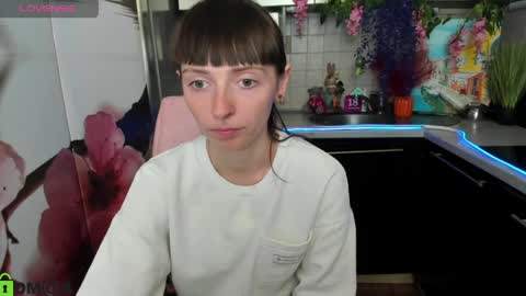 jessicaforris online show from April 24, 2026, 7:33 am