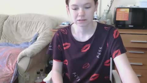 jessicaholland1 online show from May 22, 2026, 9:15 am