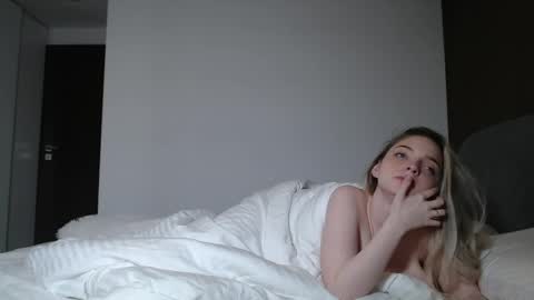 Jessica online show from April 24, 2026, 1:41 am