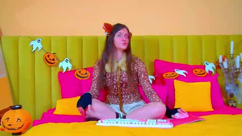 Jessica online show from October 28, 2025, 7:01 am