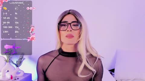 JESSI AND NAOMI online show from March 5, 2025, 5:29 am