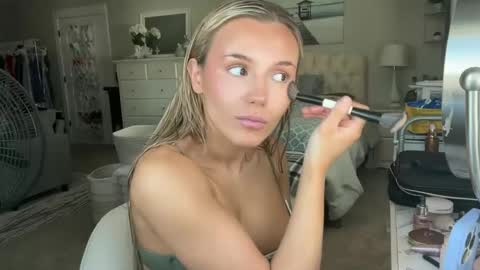 Jessica Parker online show from September 17, 2025, 5:36 pm