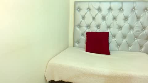 jessicarabbit4 online show from October 28, 2025, 3:10 am