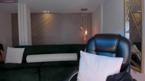 JESS online show from November 24, 2025, 2:50 pm