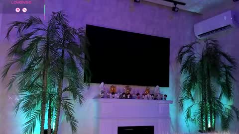 Gloria   online show from April 25, 2026, 12:24 am