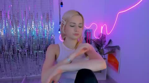 Snapshot of jessie_cuti chatting on March 8, 2026, 1:59 pm Jessie online show from March 8, 2026, 1:59 pm