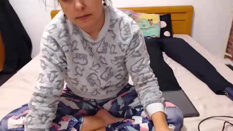 jessiestar3 online show from December 3, 2025, 2:41 am