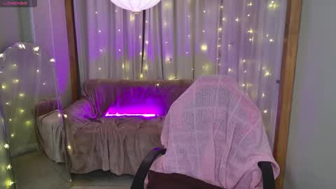 Jessi online show from January 8, 2025, 1:52 pm