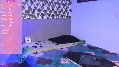 JESS online show from October 15, 2025, 1:39 am