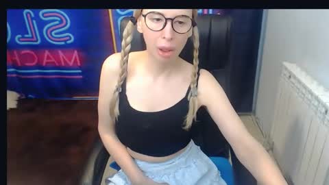 Snapshot of jessikaalba chatting on January 8, 2025, 9:34 pm Victoria online show from January 8, 2025, 9:34 pm