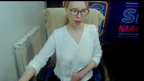 Snapshot of jessikaalba chatting on October 26, 2025, 8:26 pm Victoria online show from October 26, 2025, 8:26 pm