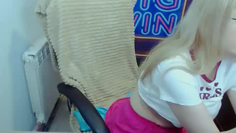 Snapshot of jessikaalba chatting on November 9, 2025, 5:39 am Victoria online show from November 9, 2025, 5:39 am