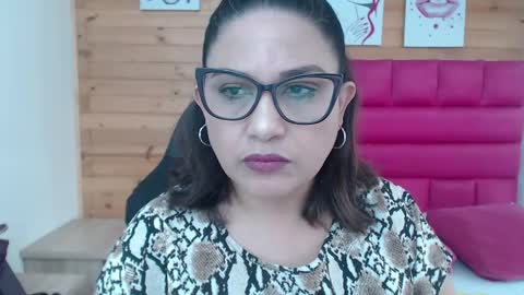 paola online show from December 5, 2024, 2:55 pm