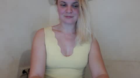 jessyangels online show from March 3, 2026, 7:42 pm