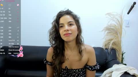 Snapshot of jessye_golden chatting on May 13, 2026, 5:43 pm jessye_golden online show from May 13, 2026, 5:43 pm