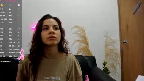 Snapshot of jessye_golden chatting on June 11, 2026, 5:00 pm jessye_golden online show from June 11, 2026, 5:00 pm